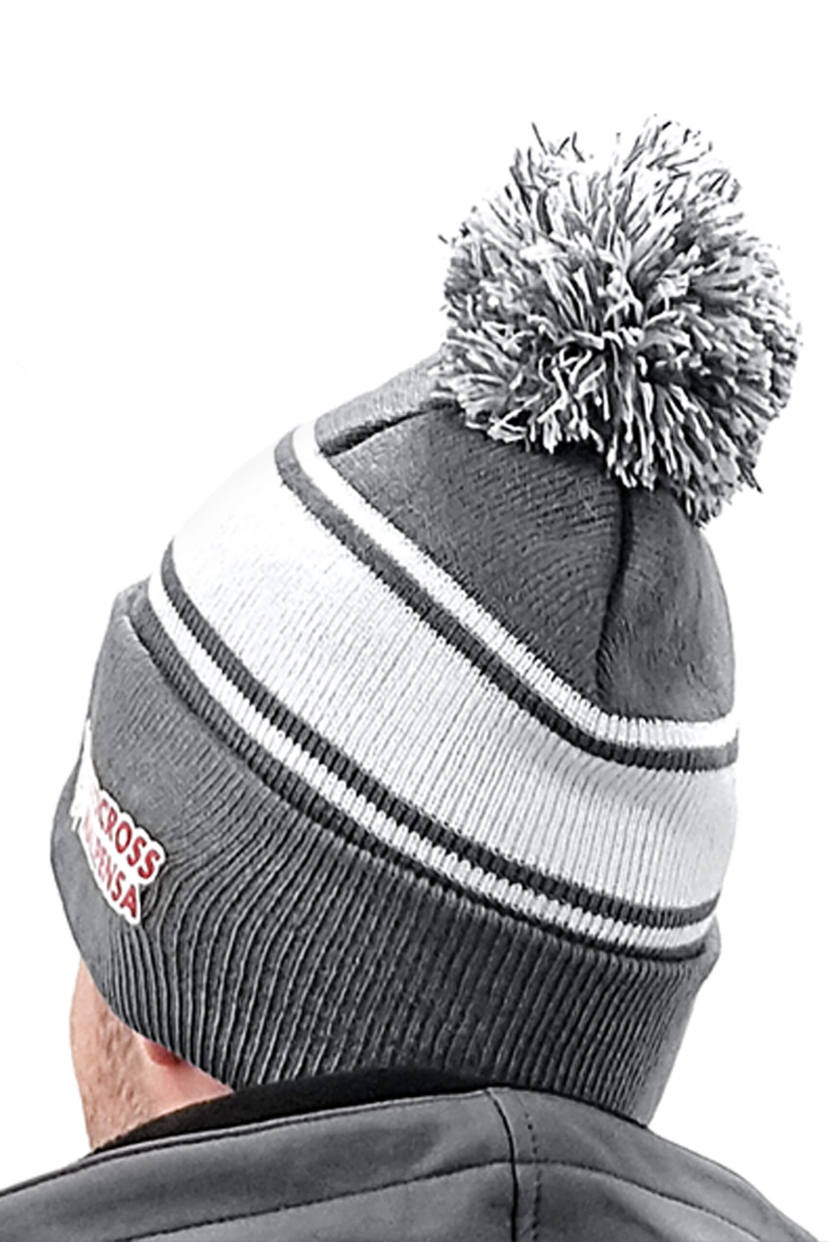 cappello con pompom